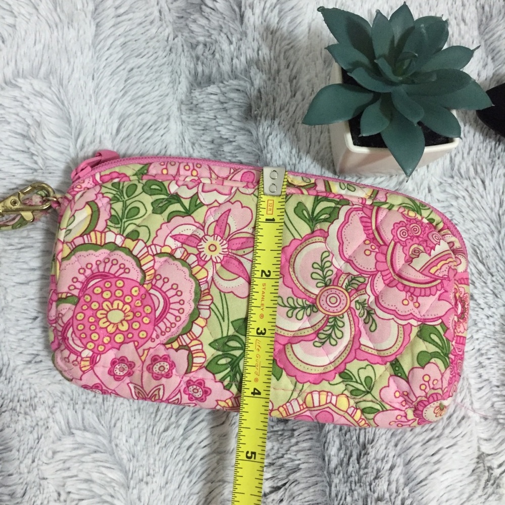 Vera Bradley fits cellphone - Picture 5 of 5